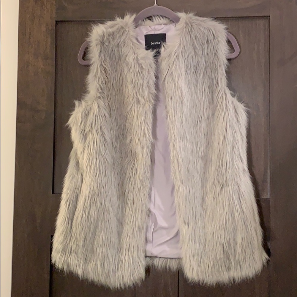 NWOT Bershka Grey Faux Fur Vest